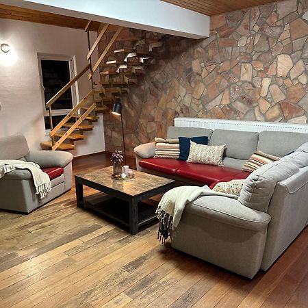 Villa Haskova With 3 Bedrooms Banská Bystrica Exteriör bild