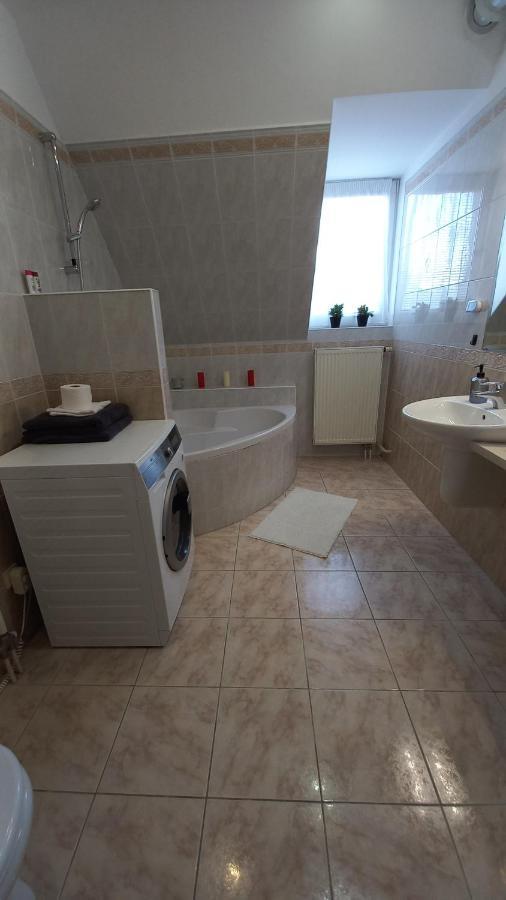 Villa Haskova With 3 Bedrooms Banská Bystrica Exteriör bild