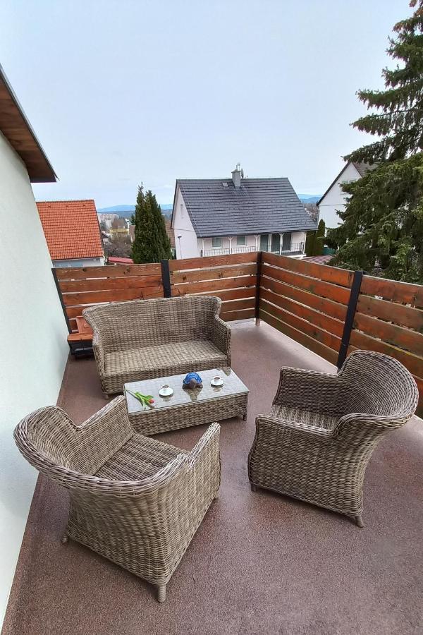 Villa Haskova With 3 Bedrooms Banská Bystrica Exteriör bild