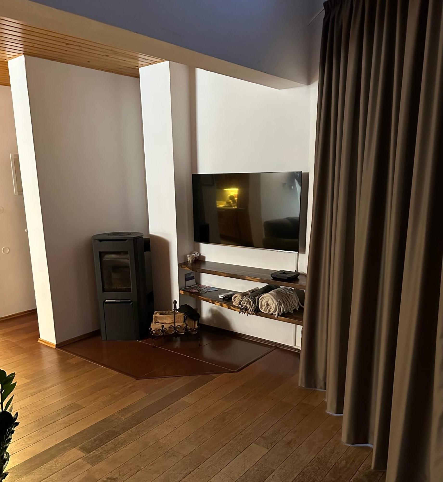 Villa Haskova With 3 Bedrooms Banská Bystrica Exteriör bild